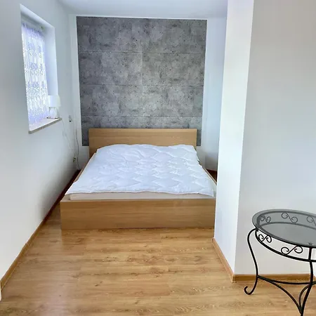 U Kacpra Елесня